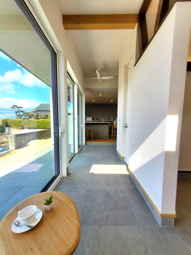 福岡県田川郡大任町 平屋の注文住宅 土間空間と屋外につながる窓