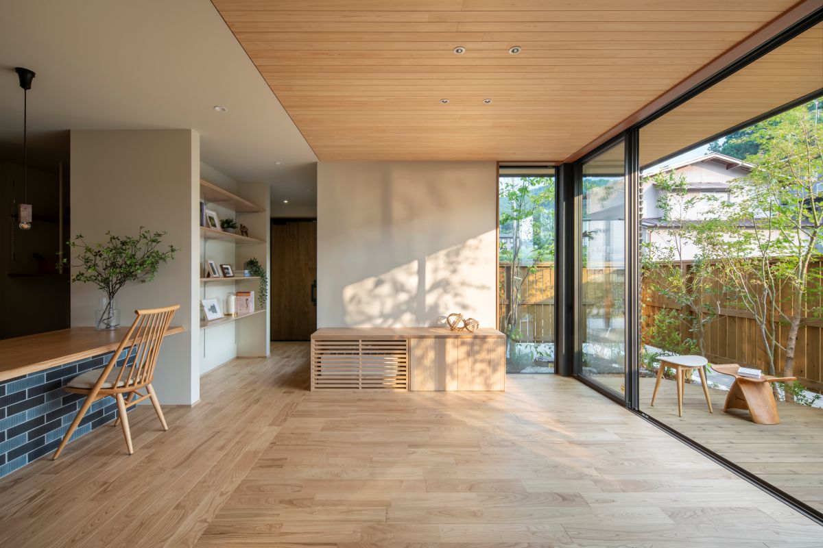 四季の風景と暮らす、24坪の平屋